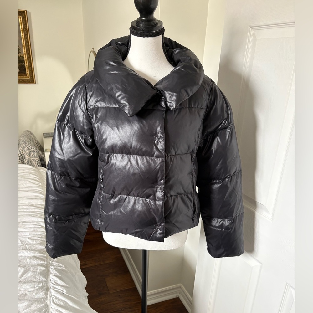 Banana Republic Cropped Down Puffer Jacket Black Glossy Polka Dot Lining Size M